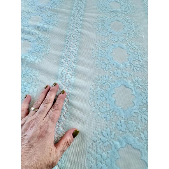 Vintage 70s curtain, light blue floral mesh, sheer, rod heading - Picture 6 of 9